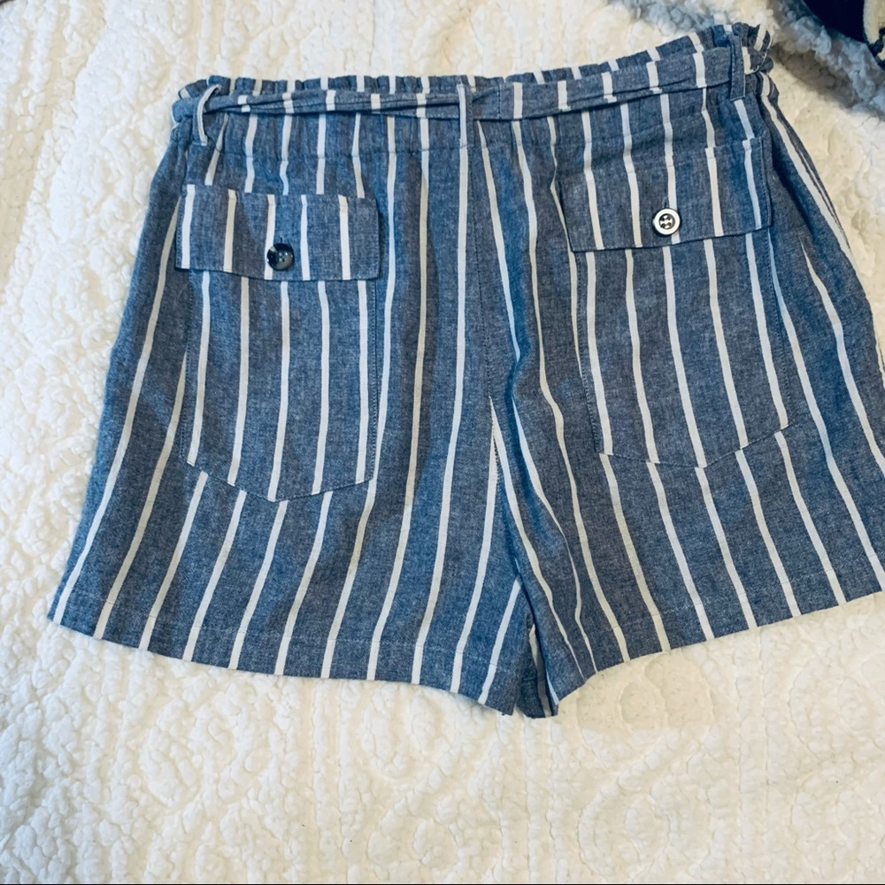 Tropes High Waisted Belted Shorts - Picture 4 of 5